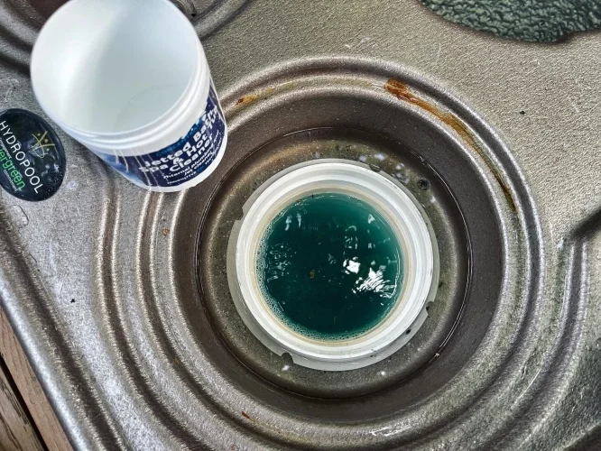 Hydropool hot tub deep clean. (image 2 of 9)