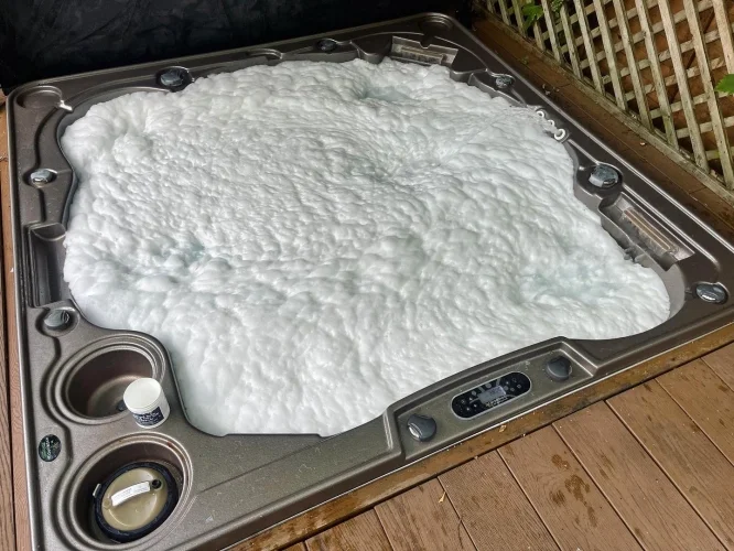 Hydropool hot tub deep clean. (image 3 of 9)