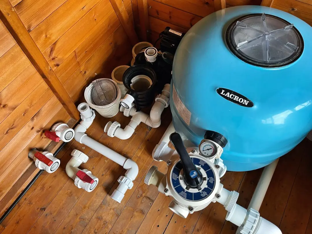 DOES YOUR SWIMMING POOL NEED REPAIR